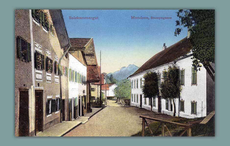 048_Salzkammergut__Mondsee-Stumpegasse_-_Verlag-Josef-Engelhart-in-Mondsee.-1011-gelaufen-1915