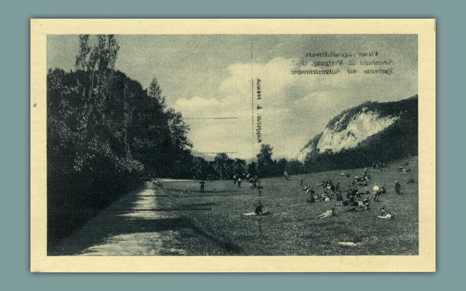 Wiener-Jugendhilfwerk-Ferienheim-St.-Wolfgang-O.-OE.-Spielwiese-mit-Falkensteinwand.