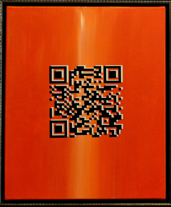 QR-Code auf orangefarbenem Hintergrund in einem gerahmten Bild. Scannen für digitale Informationen.