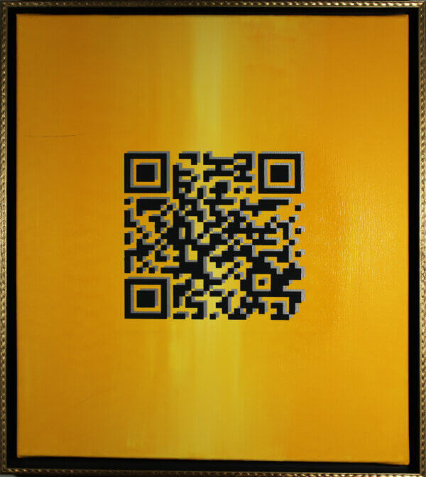 QR-Code auf gelbem Hintergrund in einem gerahmten Bild. Digitale Kunst verbindet Technologie und Kreativität.